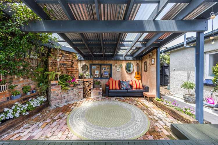 8 Craigbank Avenue New Lynn_24