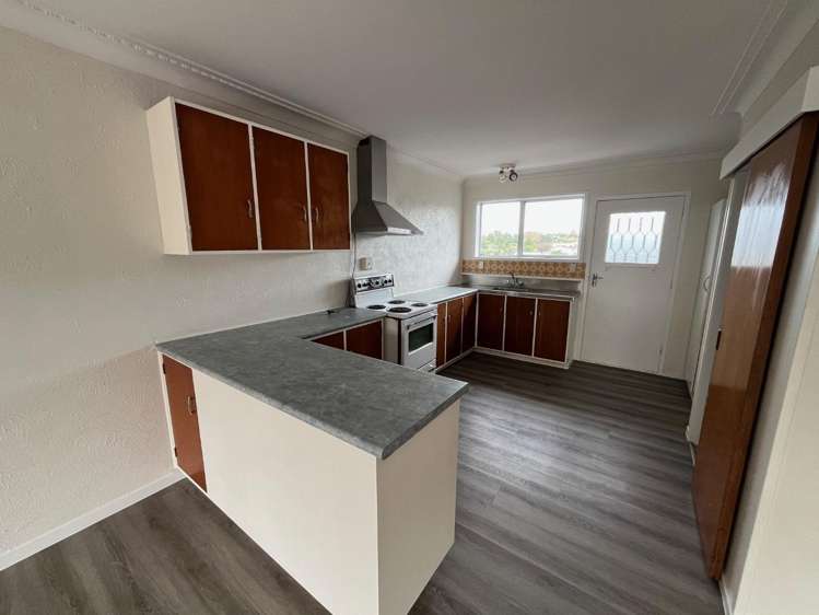 3/8 Pamela Place New Lynn_5