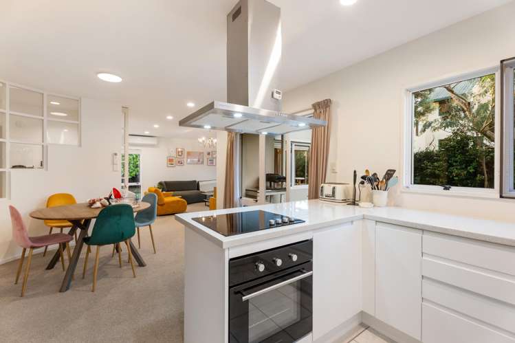 38 & 38A Te Arawa Street Orakei_19