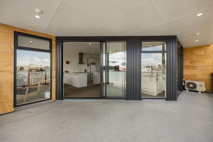 7/13 Vialou Street Hamilton Central_10