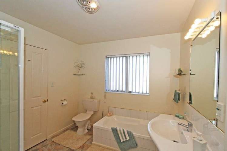 18 Holcroft Place Stoke_9