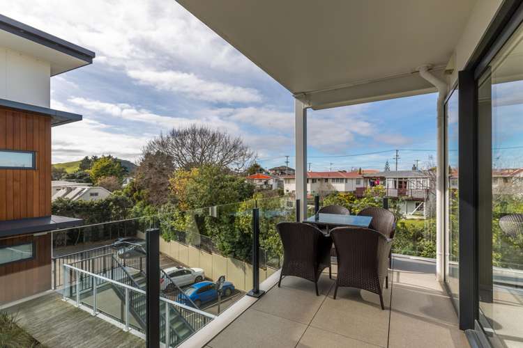 215/8 Thompson Park Road Mount Wellington_3