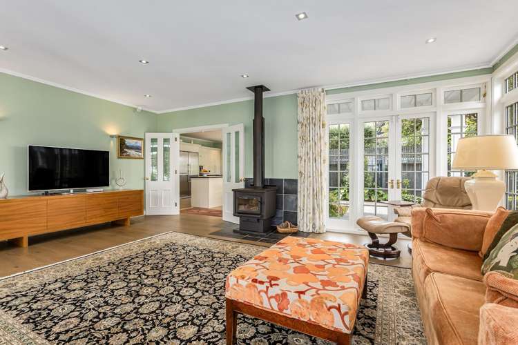 6 Cheviot Road Lowry Bay_11