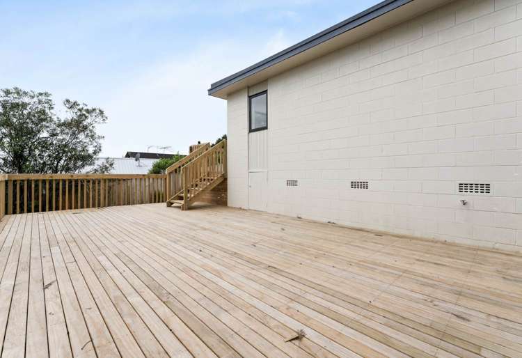 2/612 Beach Road Browns Bay_10