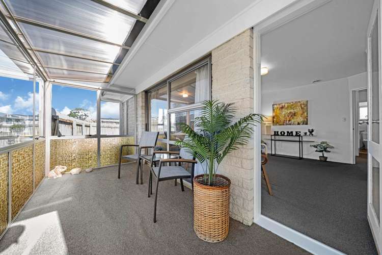 1/6 Tina Place Sunnyhills_9