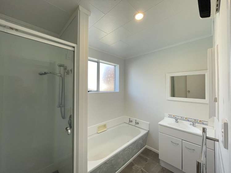 1/9 Denver Grove Totara Park_6