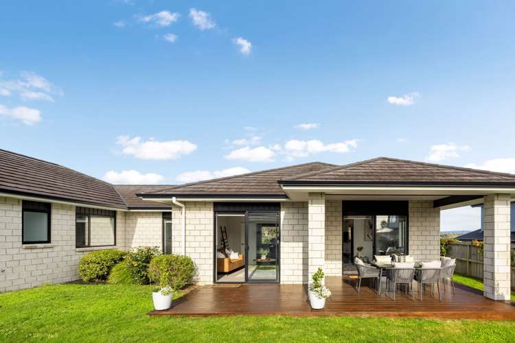 4 Jennian Avenue Rototuna North_11