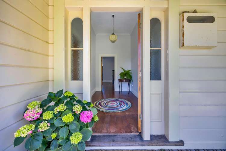 207 Egmont Street Patea_3