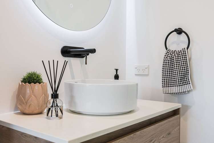 19 Marina Road Torbay_16