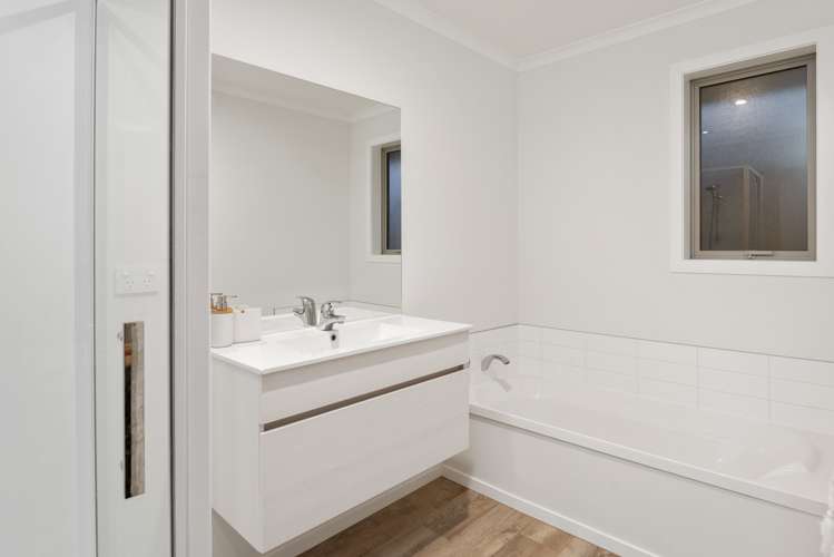 53b Park Terrace Blenheim Central_13