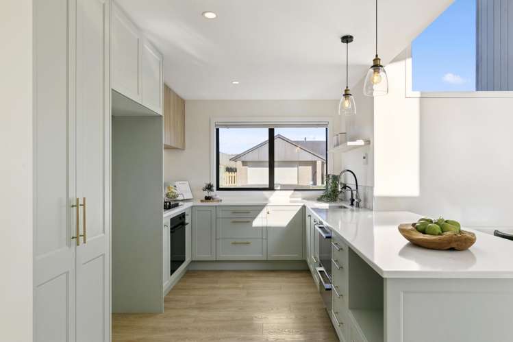 81 Cedarwood Street Woodridge_2