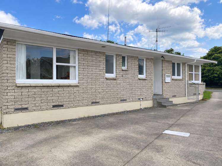 25 Rosalind St Deanwell_6