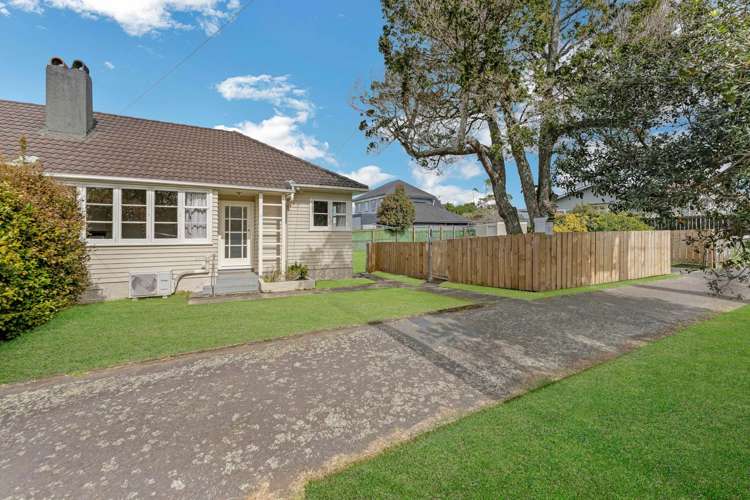 4&2 Fairlands Avenue_0