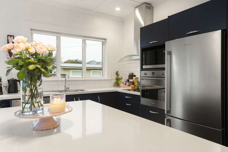 1941 Alexandra Street_4