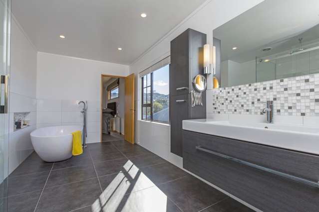 5 Colin Grove Lower Hutt_2