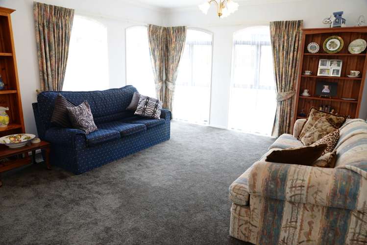 2 Flora Place Wattle Downs_18