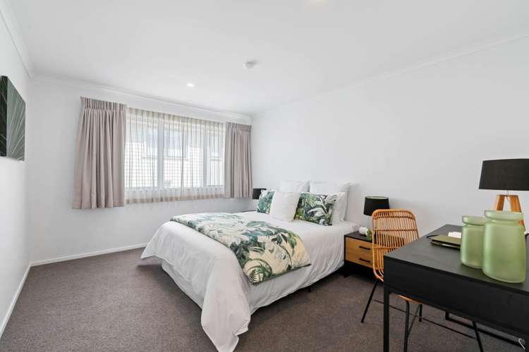 18 Taikura Avenue Red Beach_13