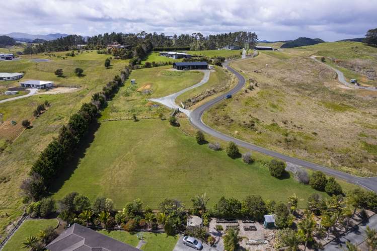 27 Pekama Drive Cable Bay_17