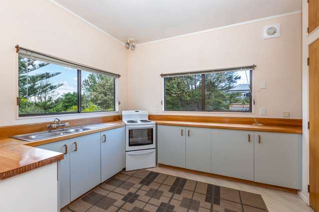 11b Dobell Road Stanmore Bay_3