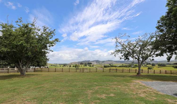 173 Falls Road Waerenga_24