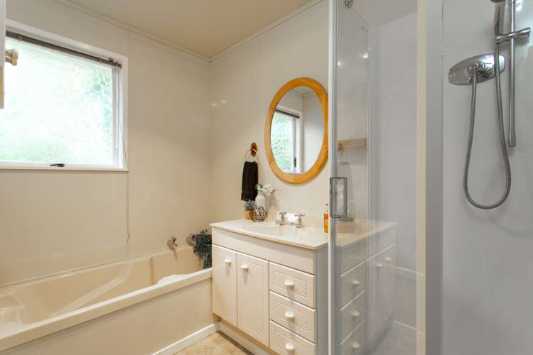 9 The Grove Titirangi_14