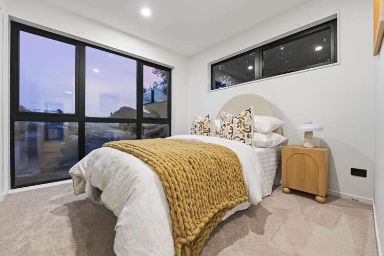 13 Torino Street Pt England_28