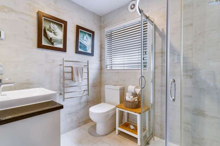 16 Atalanta Way Beachlands_10