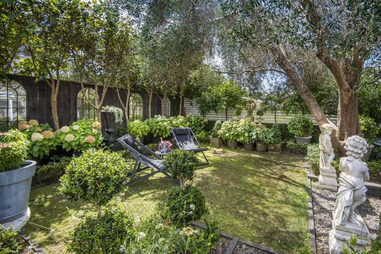 10 Queens Parade Devonport_27