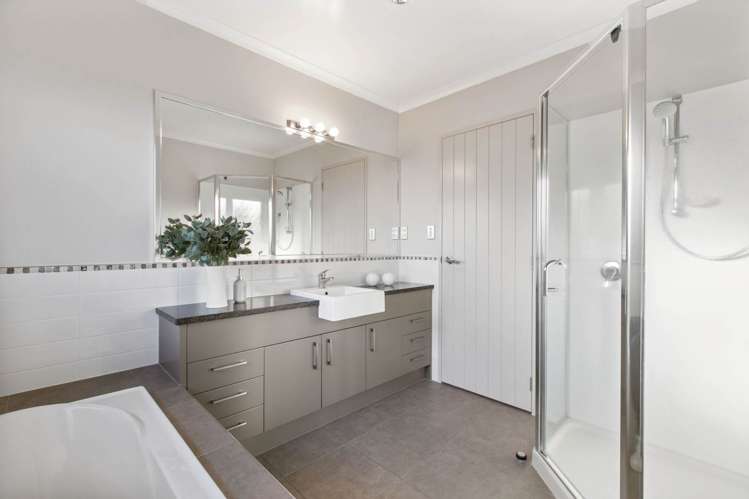 10 Kouras Place Flat Bush_14