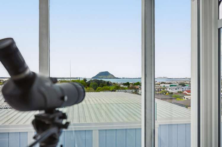 17 Seaview Road Otumoetai_11