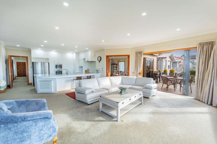 18 Kitchener Square Highfield_4