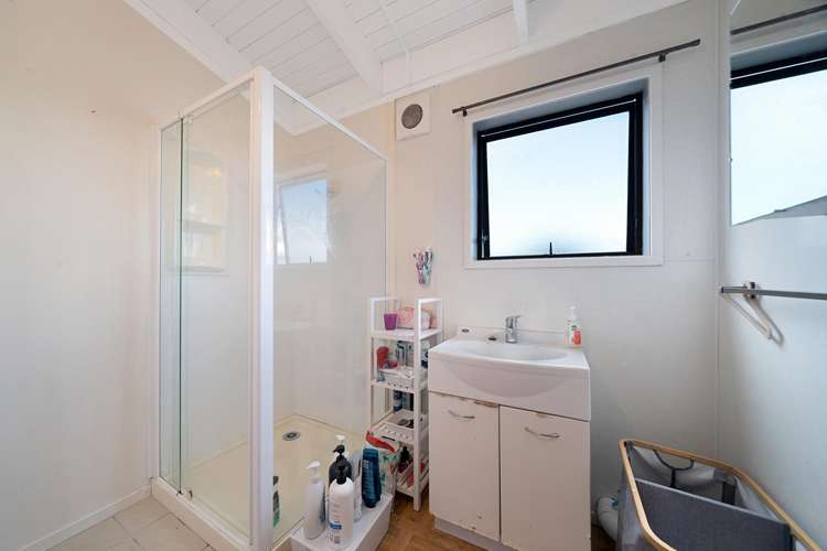 4134 Great North Road Glendene_22