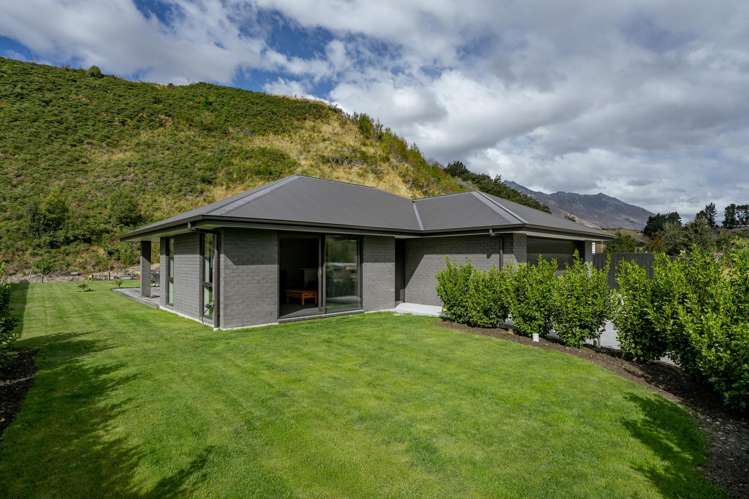 11 Walter Place Glenorchy_14