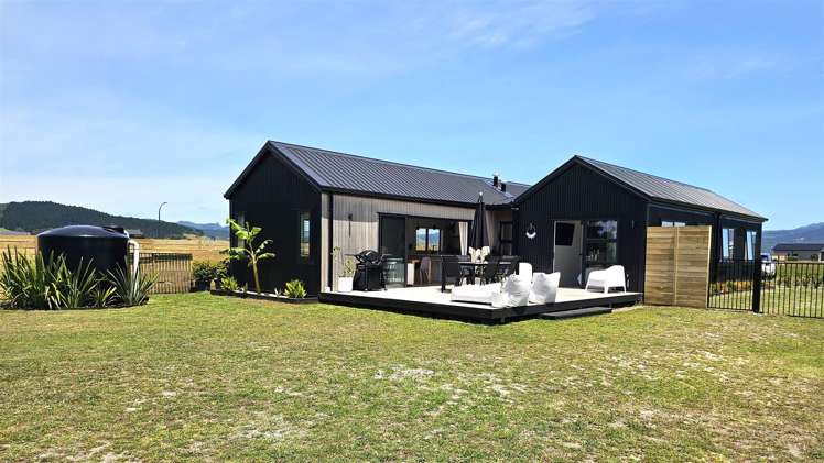 104 Kārearea Way Matarangi_17