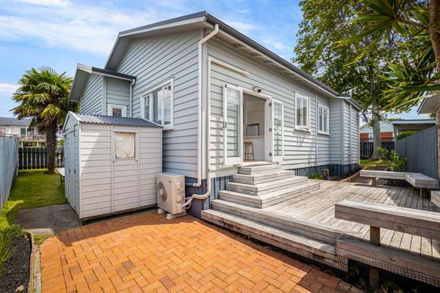 12 Rewarewa Road Te Atatu Peninsula_1