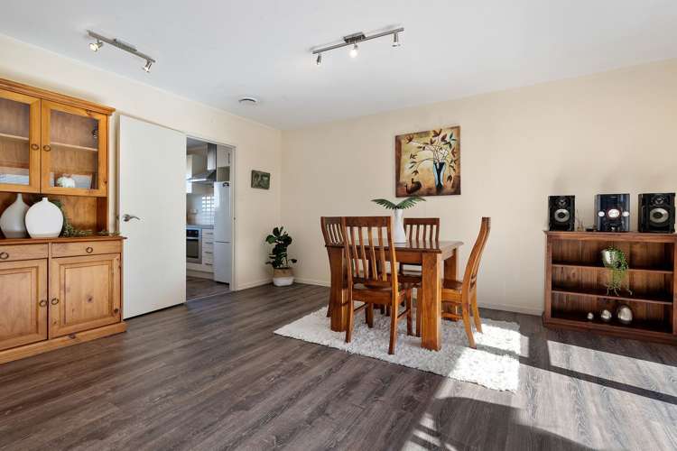 2/6 Keys Street Belmont_10