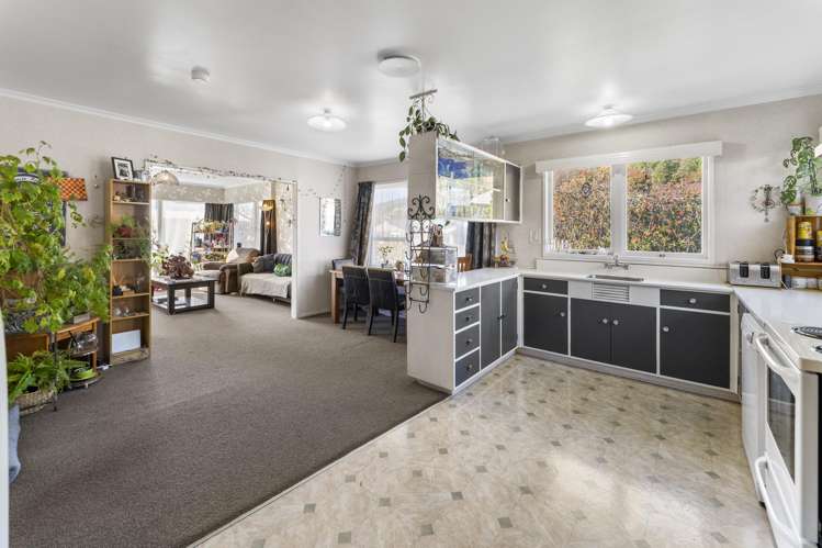 36 Churchill Avenue_2