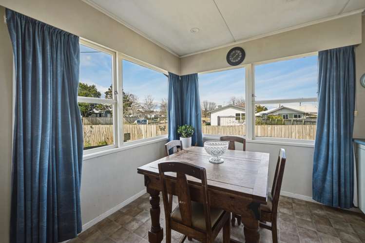 6 Leslie Street Central_7