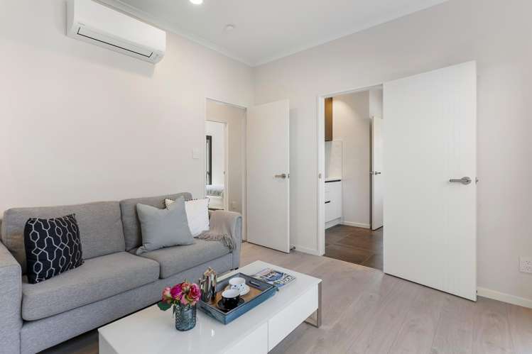 9 and 13 Arahi Road Clevedon_10