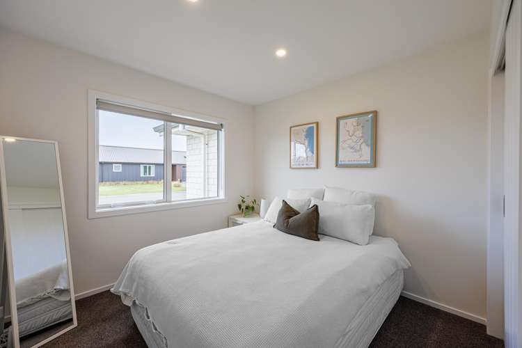 31 Hikawera Drive Frimley_8