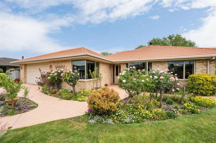 45 Malthouse Crescent Brightwater_1