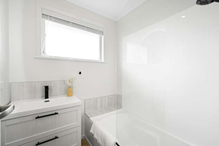 66 Lewis Street Glenview_12