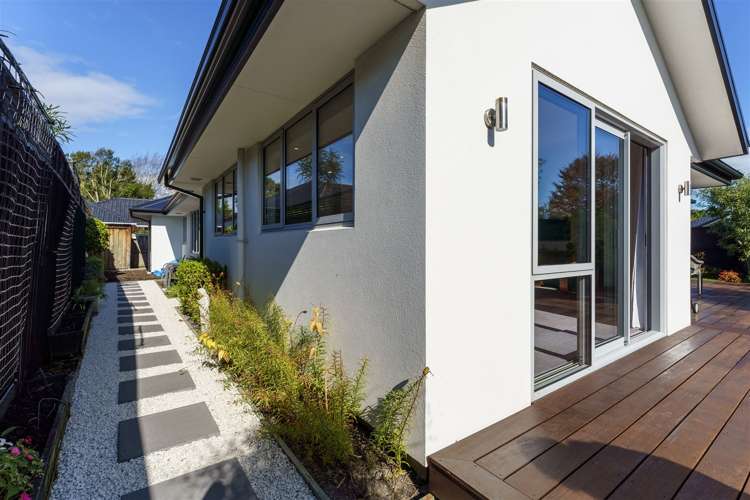 6 Hadlow Place Burnside_12