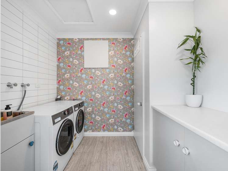 6 Saville Place Pyes Pa_11