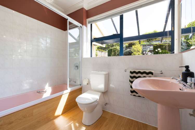 76 Lake Crescent Hamilton Lake_23