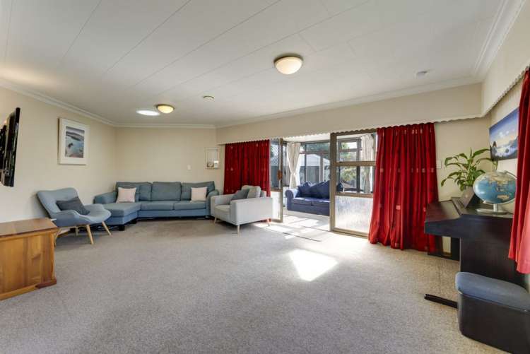 22 Tennyson Crescent Stoke_8