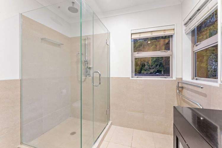 26A Beach Road Pahurehure_19