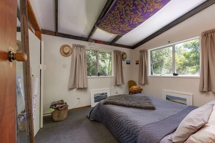 11 Karekare Road Karekare_10