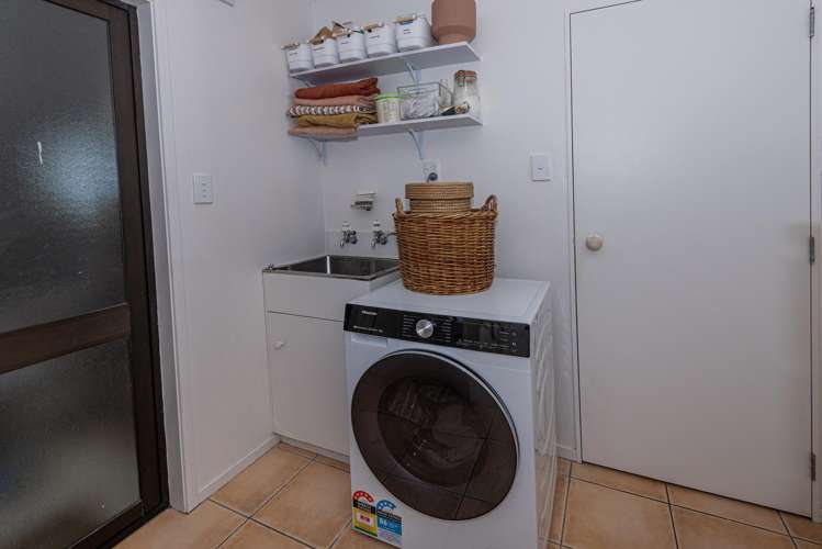 2 Sunset Way Ruakaka_11