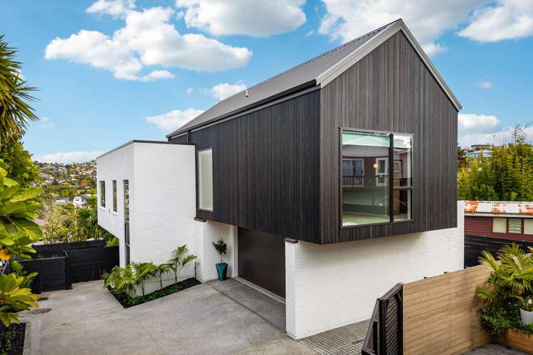 2/520 Beach Road_0
